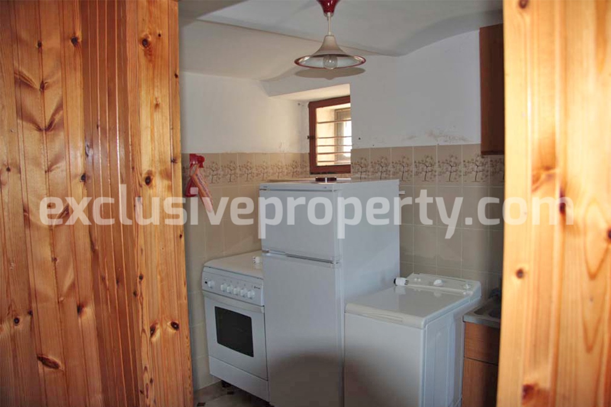 Spacious house with garden for sale in Roio del Sangro Chieti 8