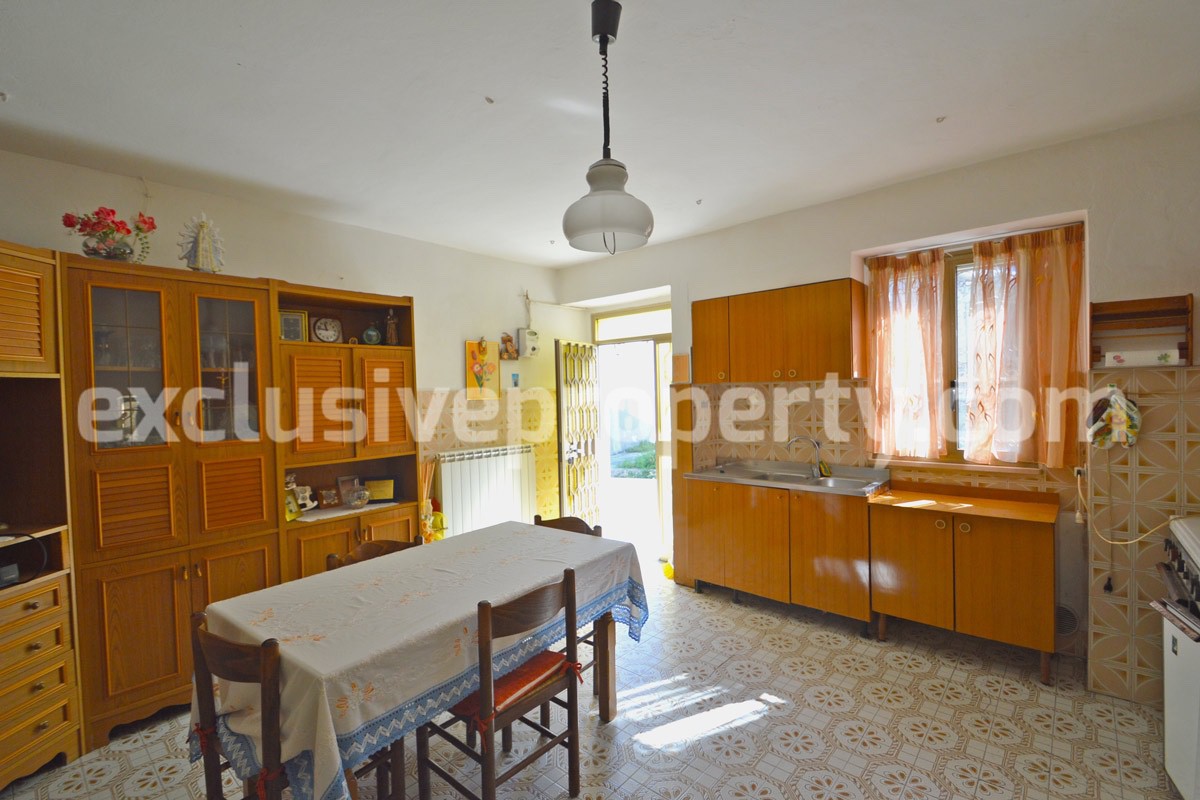 Semi-detached house with land and barn for sale in the Abruzzo Region 5