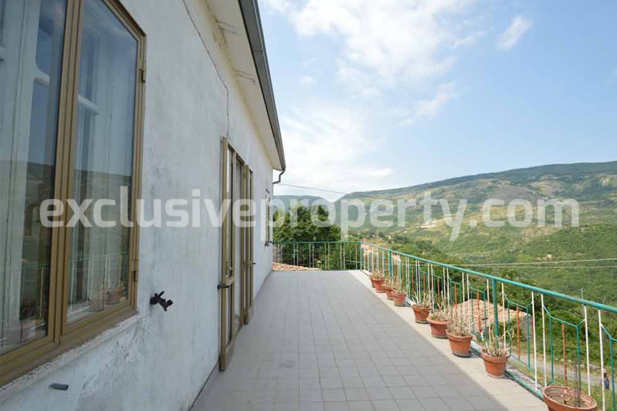 Habitable country house for sale in Roccaspinalveti Abruzzo