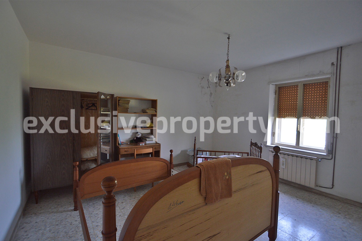 Spacious house with garage sheds and garden for sale in Roccaspinalveti Abruzzo 7