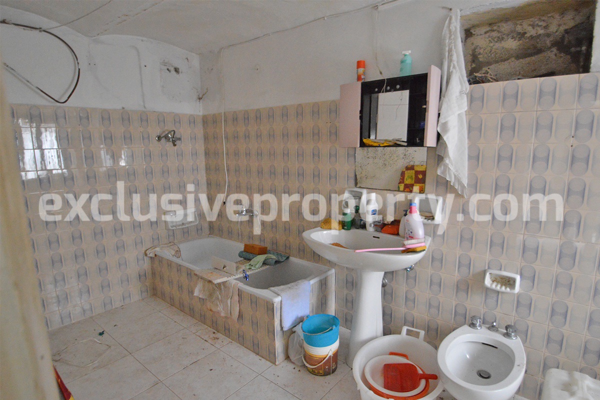House with garden and terrace for sale in the Abruzzo region