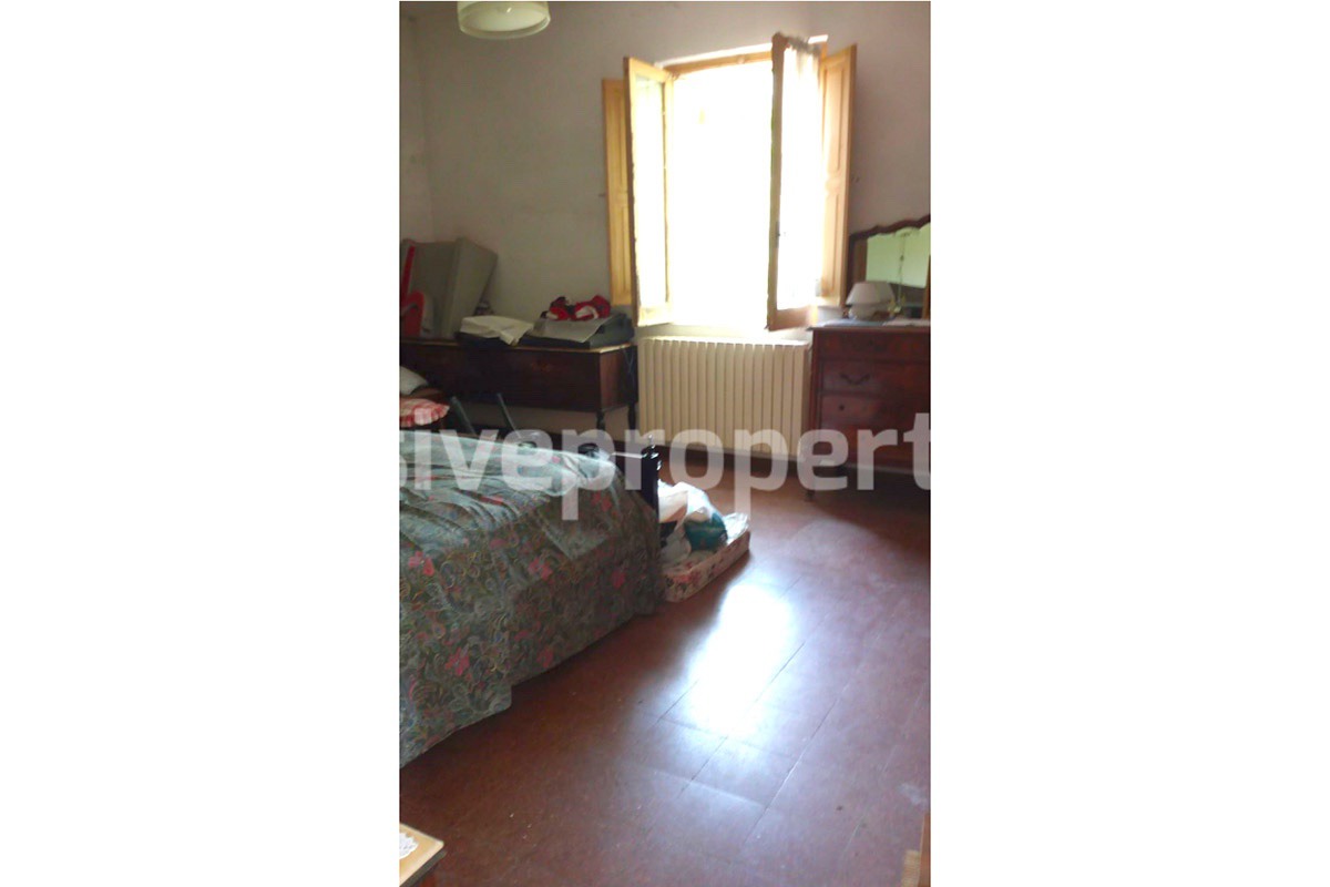 Detached house in a good position with a garden for sale in Loreto Aprutino Abruzzo 17