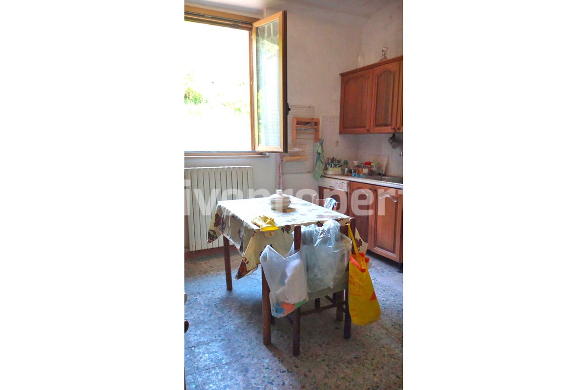 Detached house in a good position with a garden for sale in Loreto Aprutino Abruzzo 11