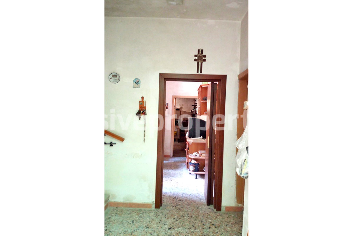 Detached house in a good position with a garden for sale in Loreto Aprutino Abruzzo 20