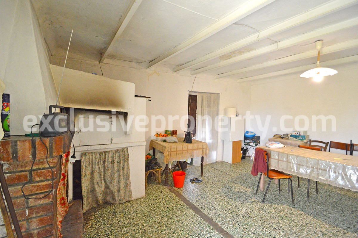 House with large terrace and land with fruit trees for sale in Abruzzo 10