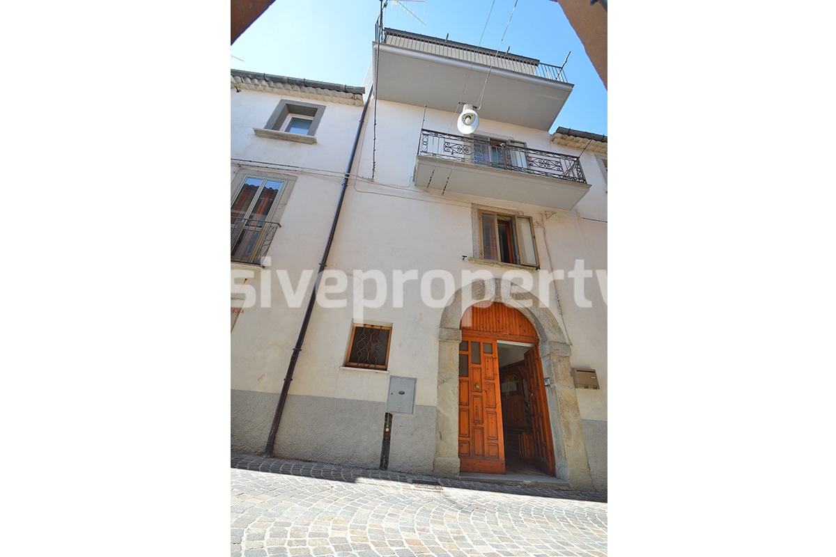 Spacious village house in good condition with balcony for sale in the Abruzzo
