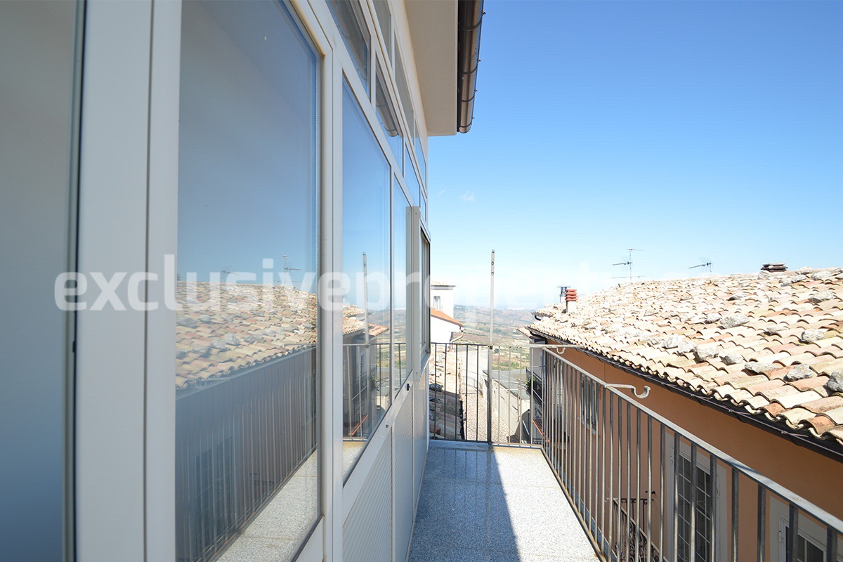 Spacious village house in good condition with balcony for sale in the Abruzzo