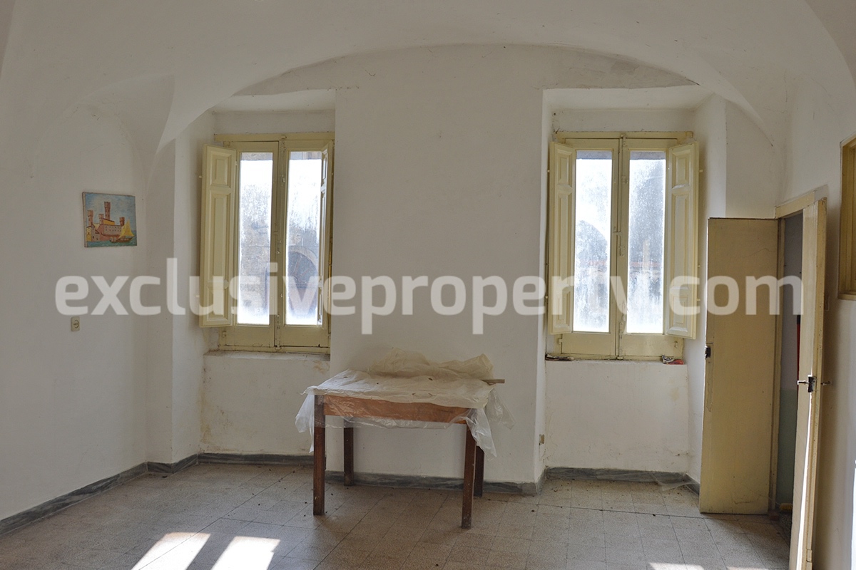 Old stone house rich of character for sale in Abruzzo