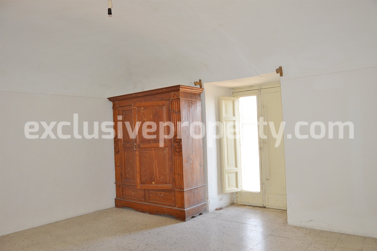Old stone house rich of character for sale in Abruzzo