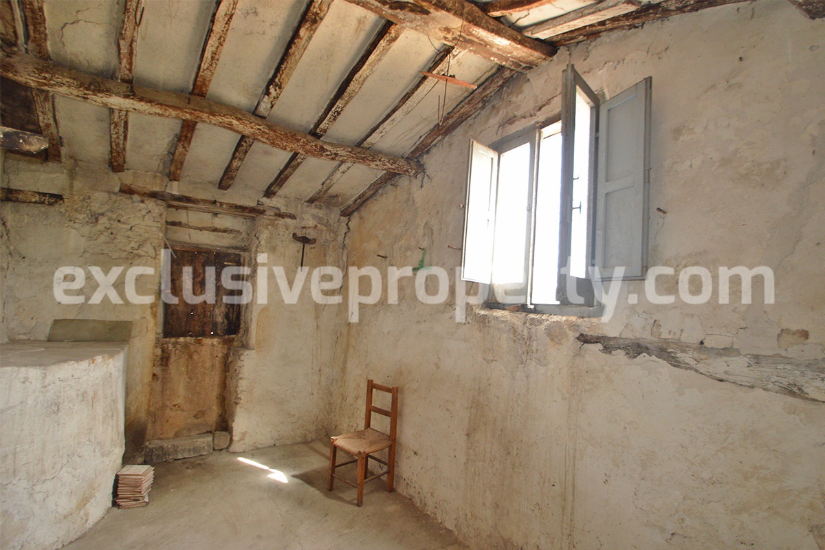 Ancient house of stone and bricks for sale province of Chieti San Buono 7