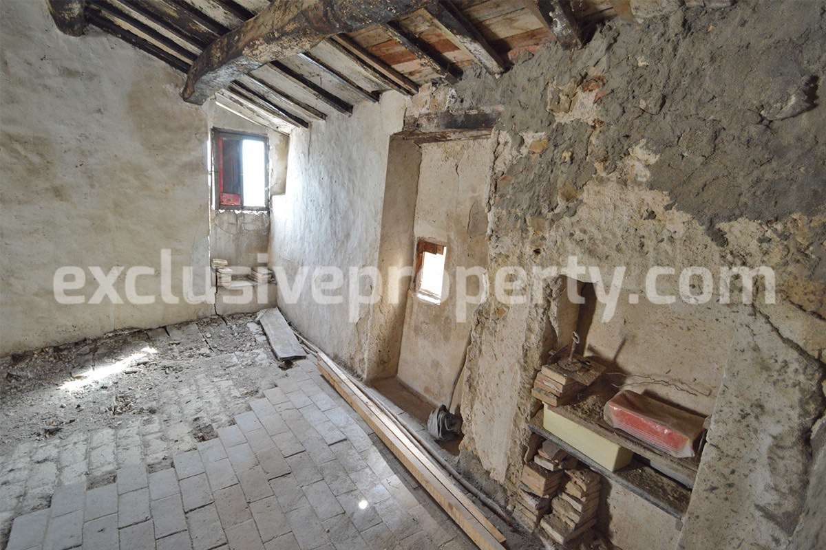 Ancient house of stone and bricks for sale province of Chieti San Buono 12