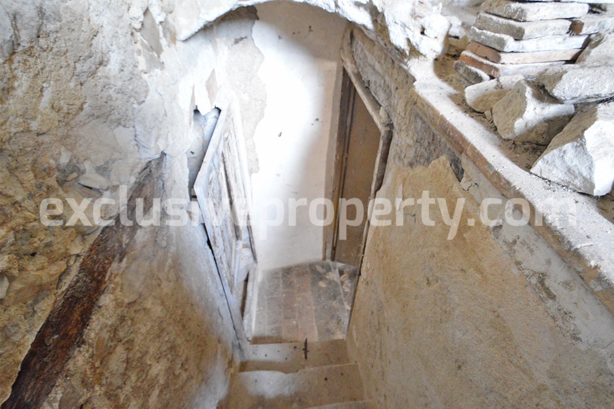 Ancient house of stone and bricks for sale province of Chieti San Buono 13