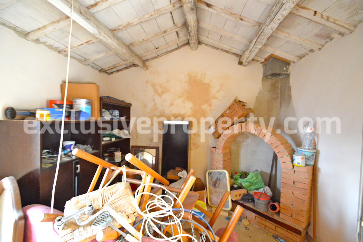 Partially restore house with new roof for sale in Abruzzo 17