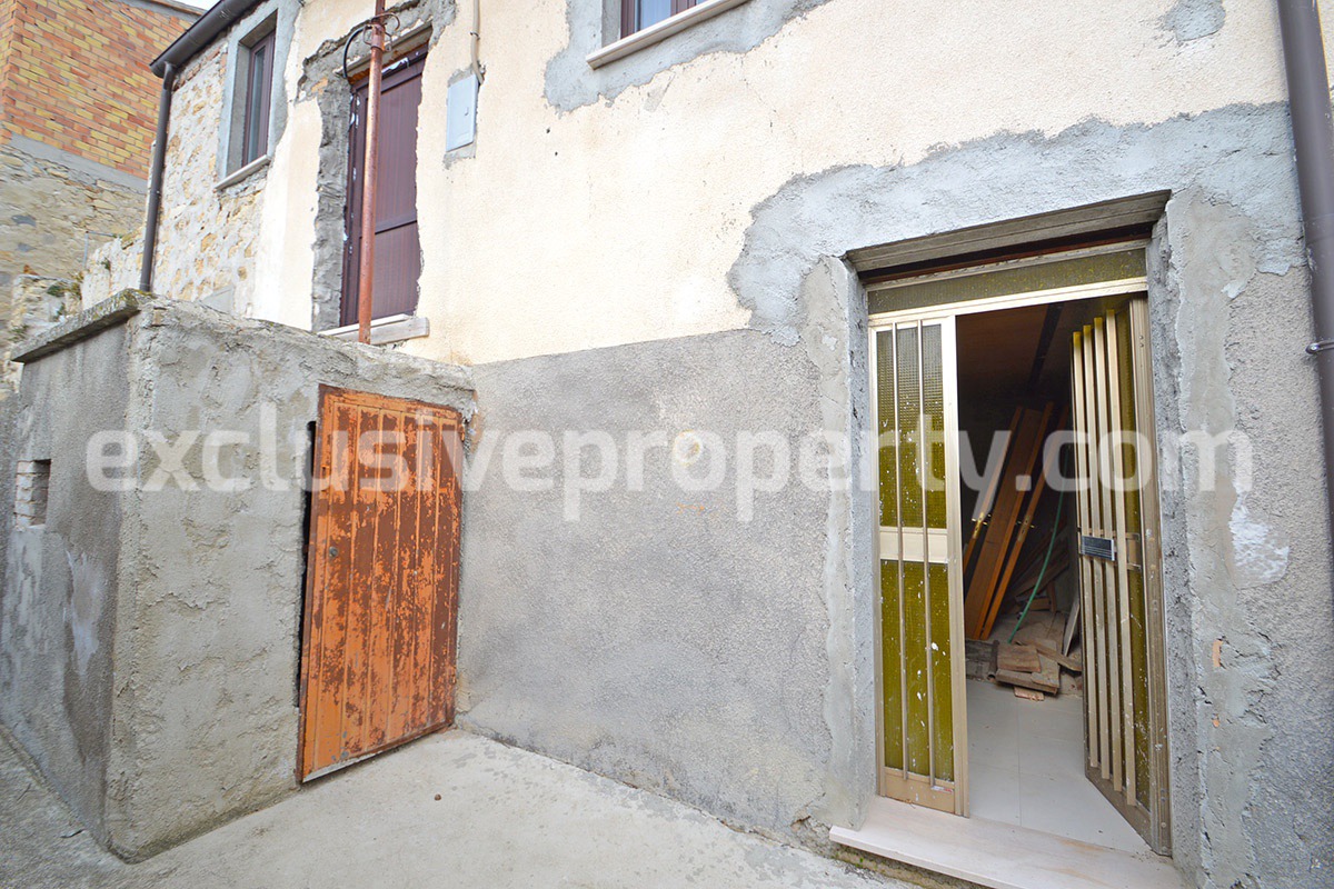 Partially restore house with new roof for sale in Abruzzo 20