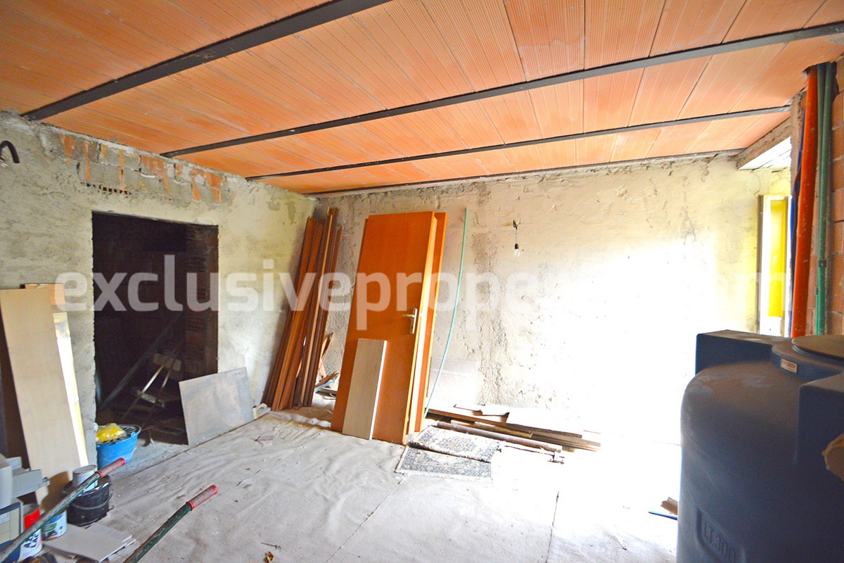 Partially restore house with new roof for sale in Abruzzo 26
