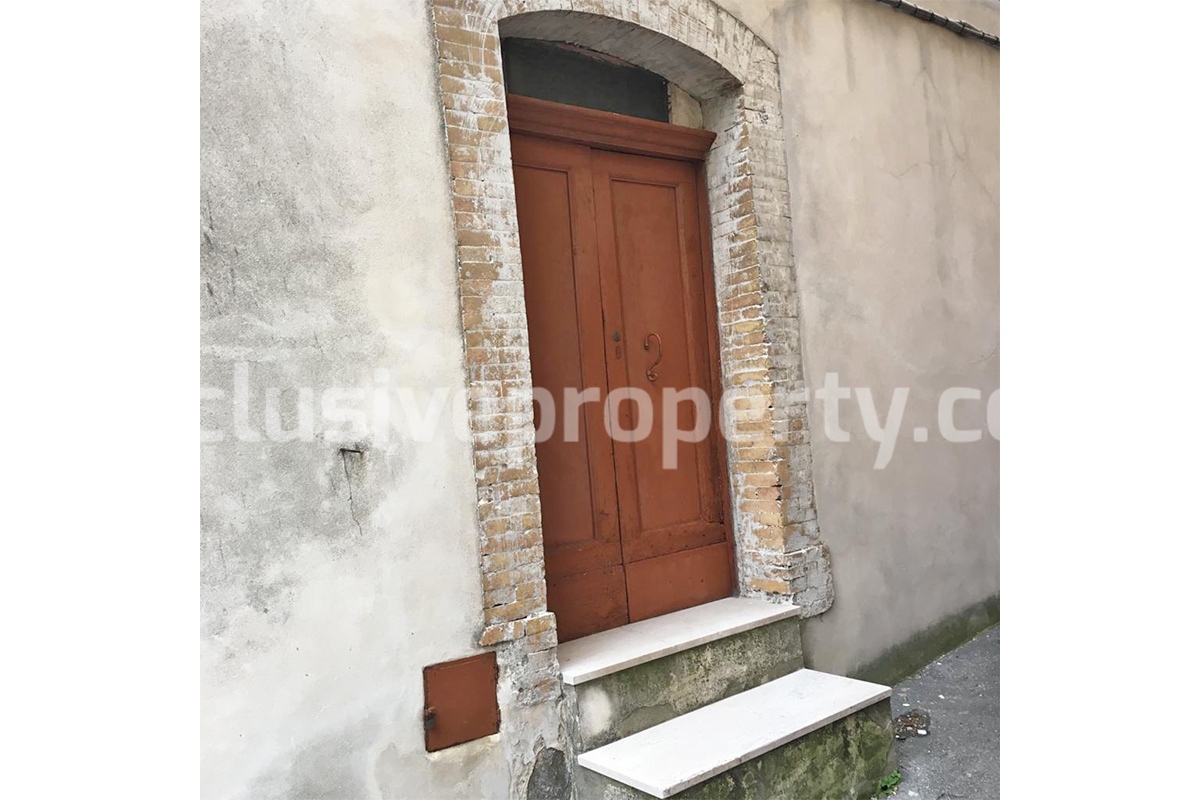 Village house with ancient stone cellar for sale in the Abruzzo region Italy 2