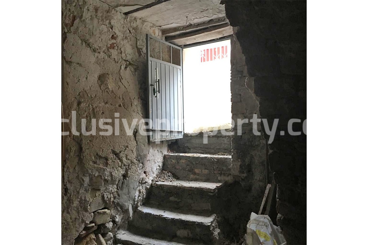 Village house with ancient stone cellar for sale in the Abruzzo region Italy 9