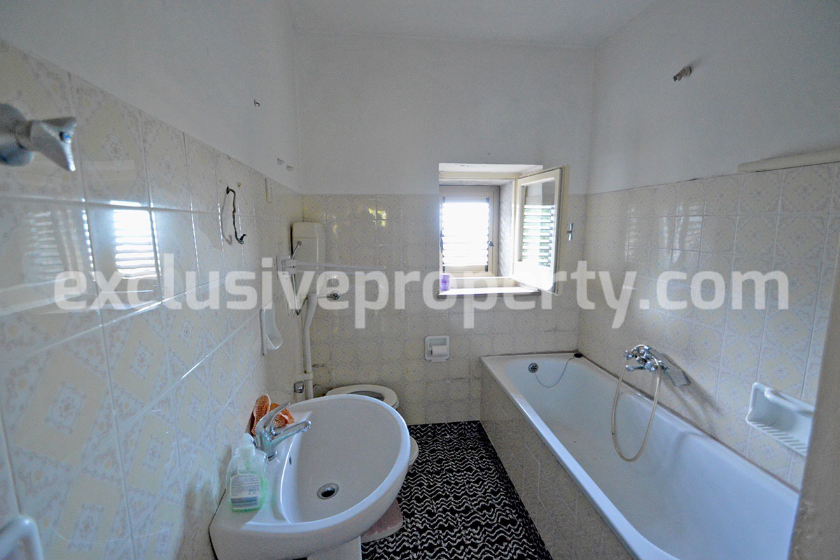 House with sea view for sale in Abruzzo 9