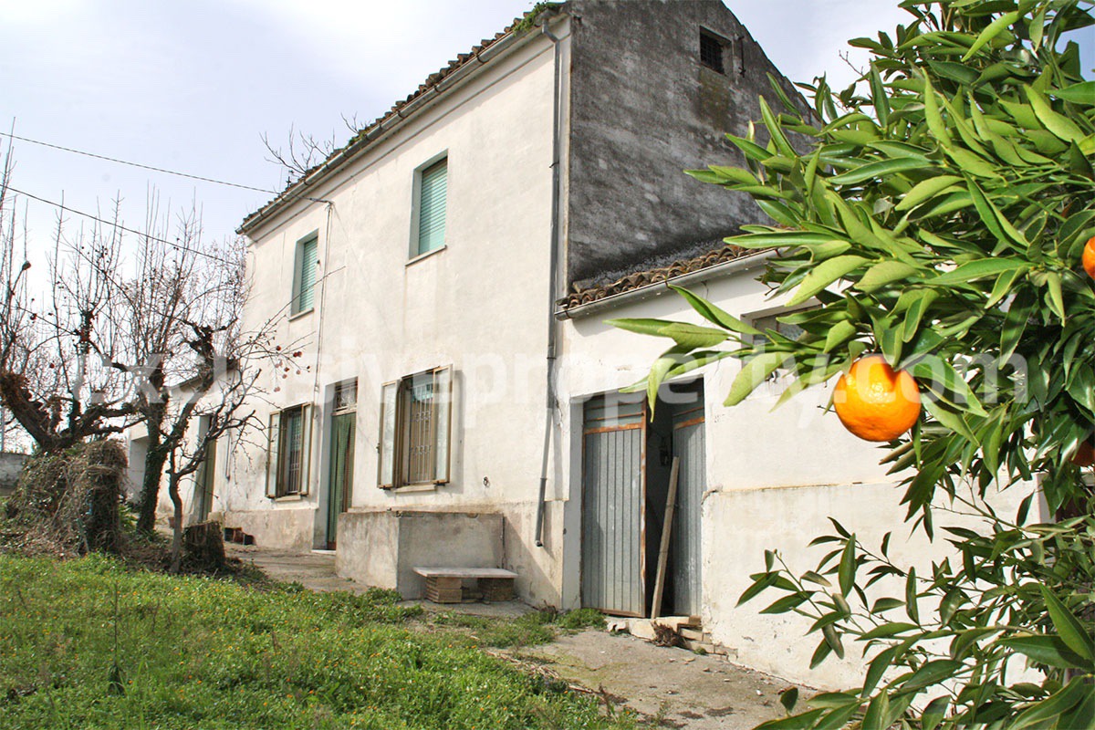 Cottage habitable with land for sale in Scerni Abruzzo Italy