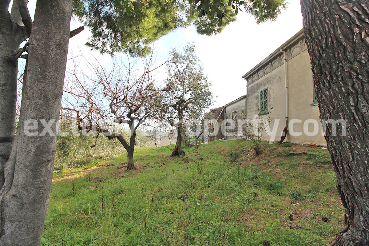 Brick farm house for sale a few km from the Adriatic Sea Abruzzo