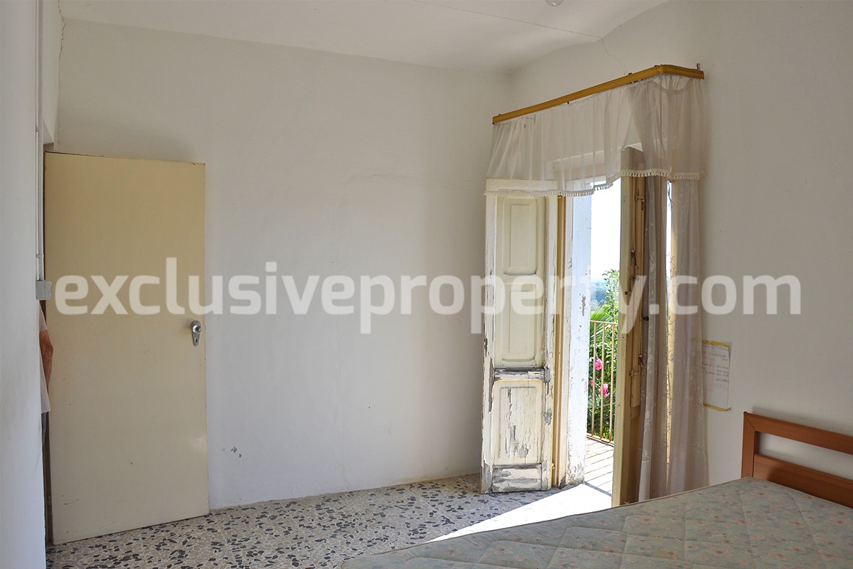 Rustic cottage sea view with land and fruit trees for sale in Abruzzo 9