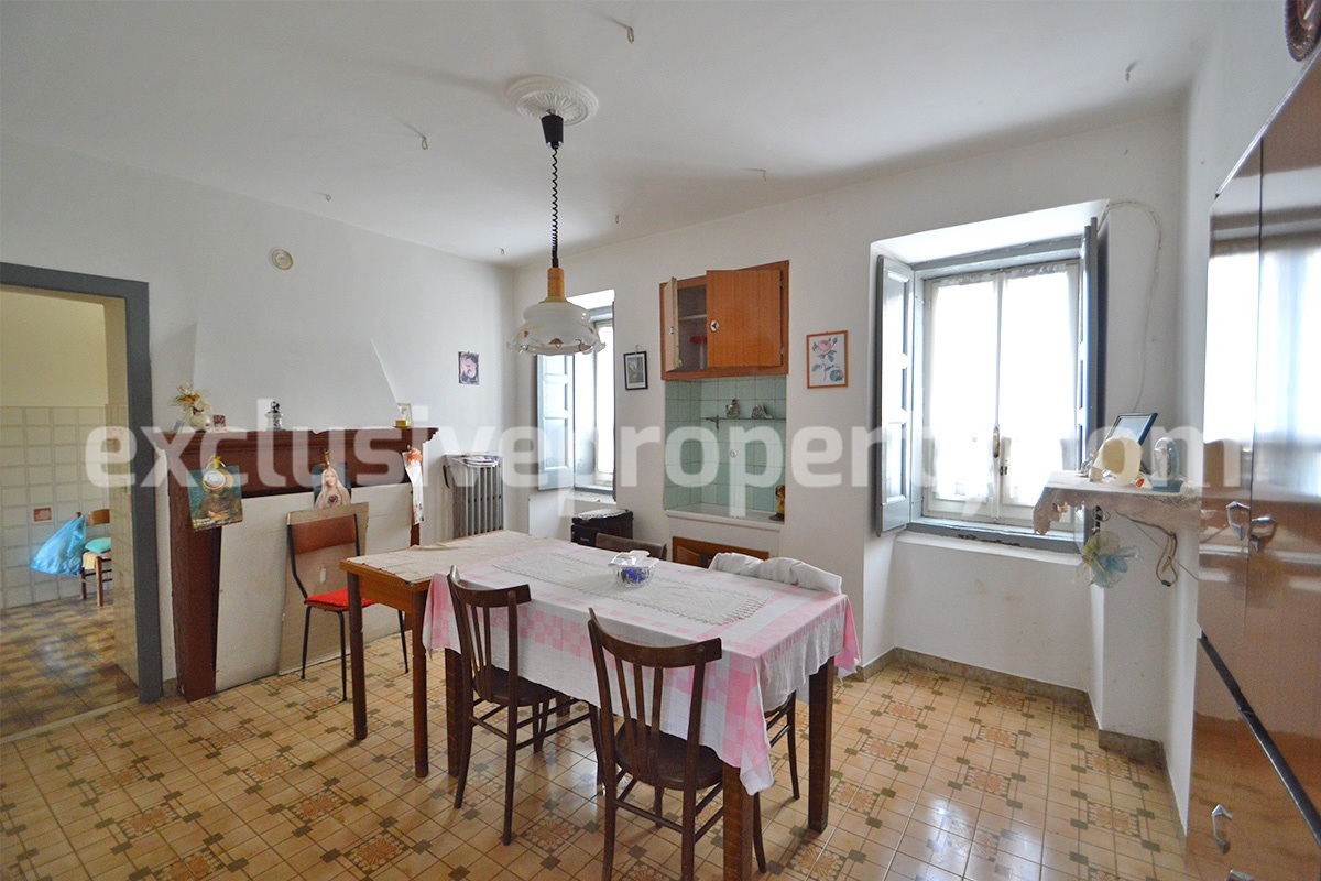 House in excellent condition renovated with garage and garden for sale in Agnone 6