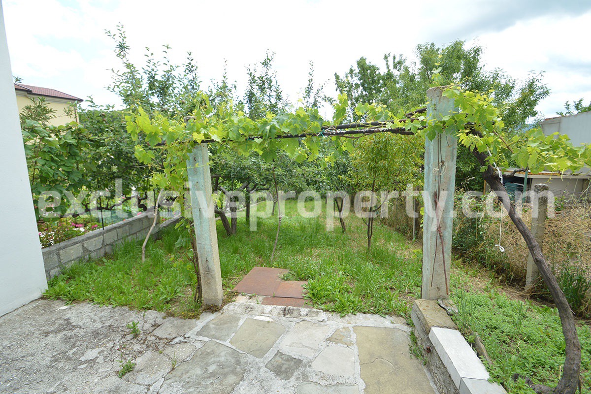 House in excellent condition renovated with garage and garden for sale in Agnone 25