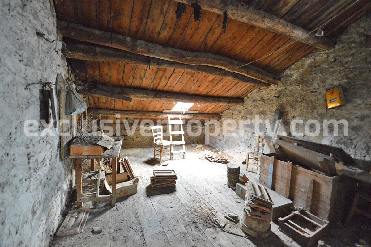Stone house for sale in Agnone known for the manufacturing of bells Italy 10
