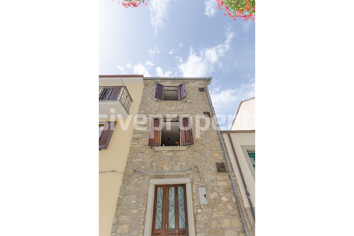 Habitable stone property for sale in the hills of Molise Agnone