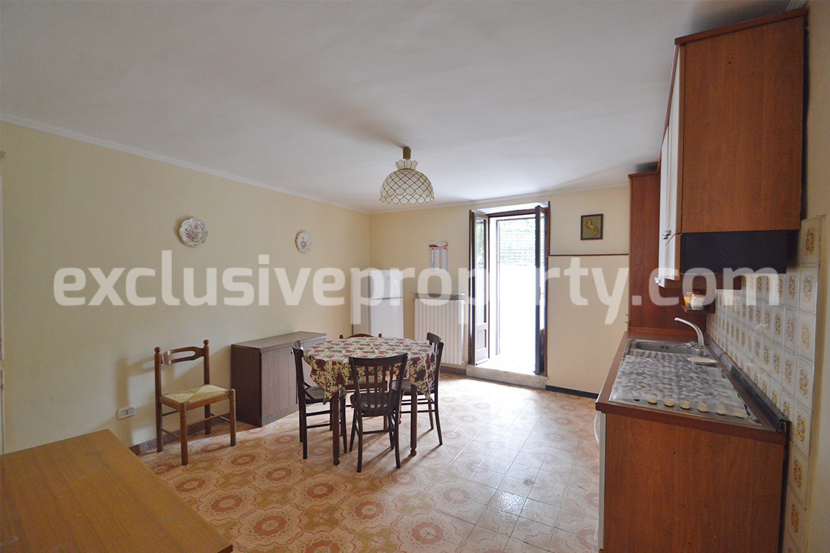 Spacious house in excellent condition with outdoor space for sale in Molise Italy