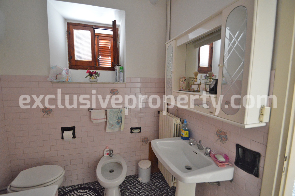 Two storey house in excellent condition with outdoor space for sale in Molise Italy 4
