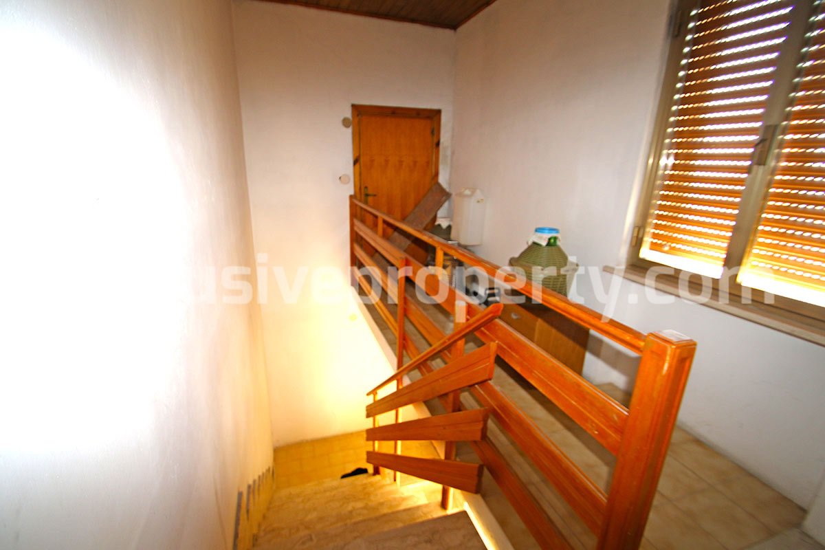 Semi-detached house with land for sale in Abruzzo a few km from the Coast 18