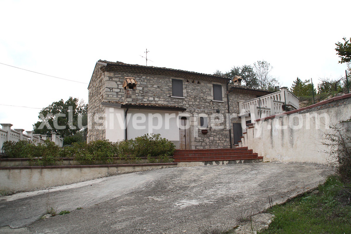 Independent stone house for sale in Bagnoli del Trigno Isernia Molise 3