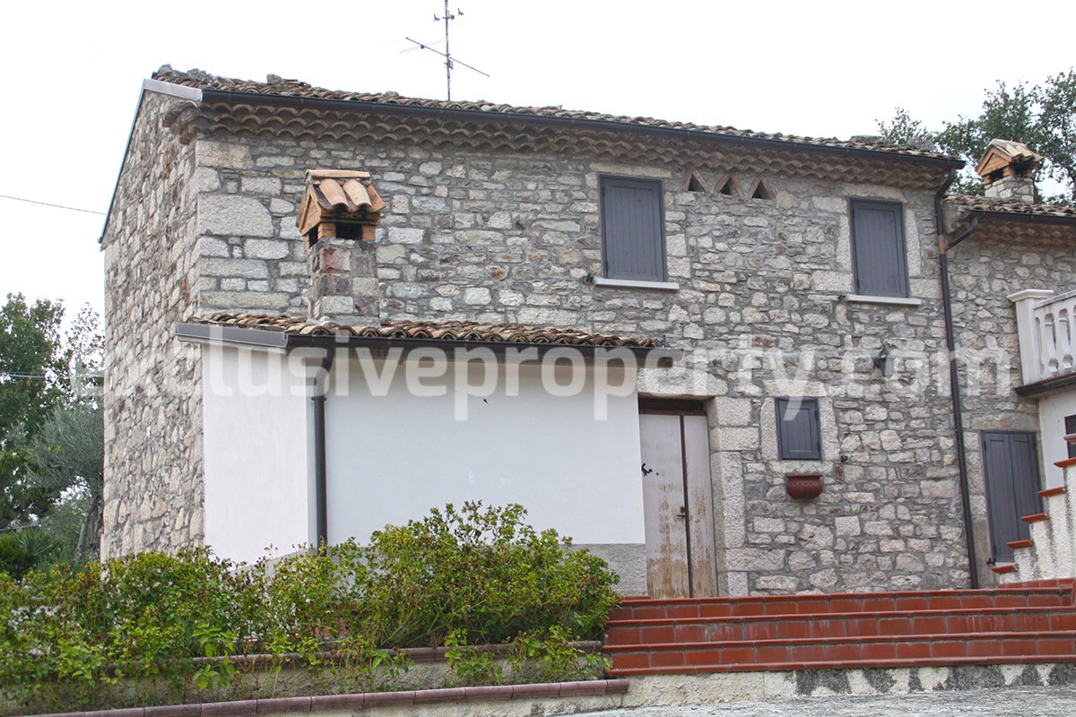 Independent stone house for sale in Bagnoli del Trigno Isernia Molise 4