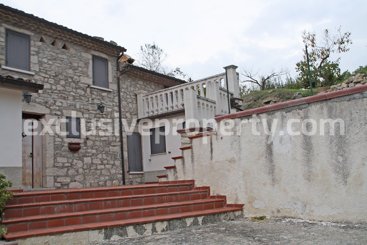 Independent stone house for sale in Bagnoli del Trigno Isernia Molise 5