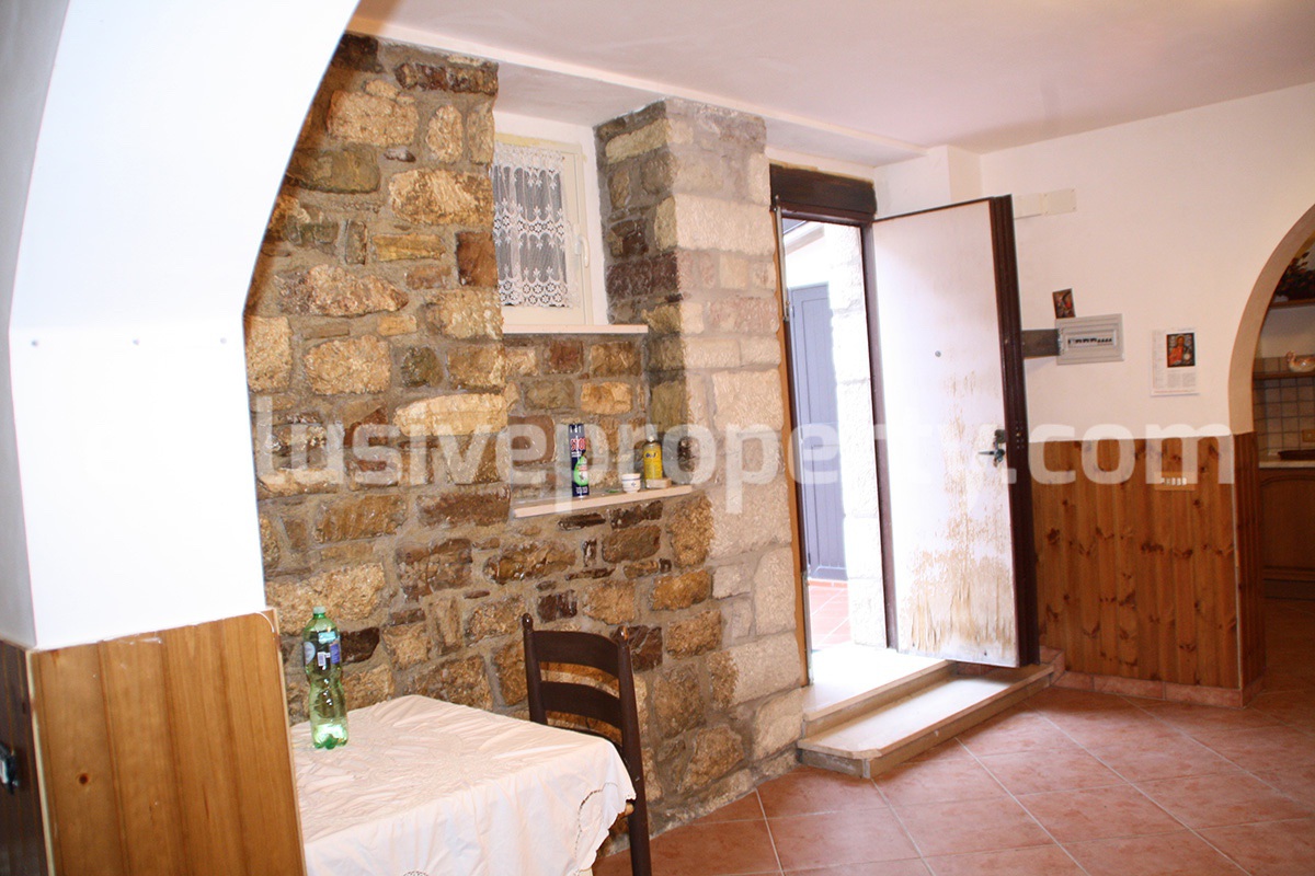 Independent stone house for sale in Bagnoli del Trigno Isernia Molise 10