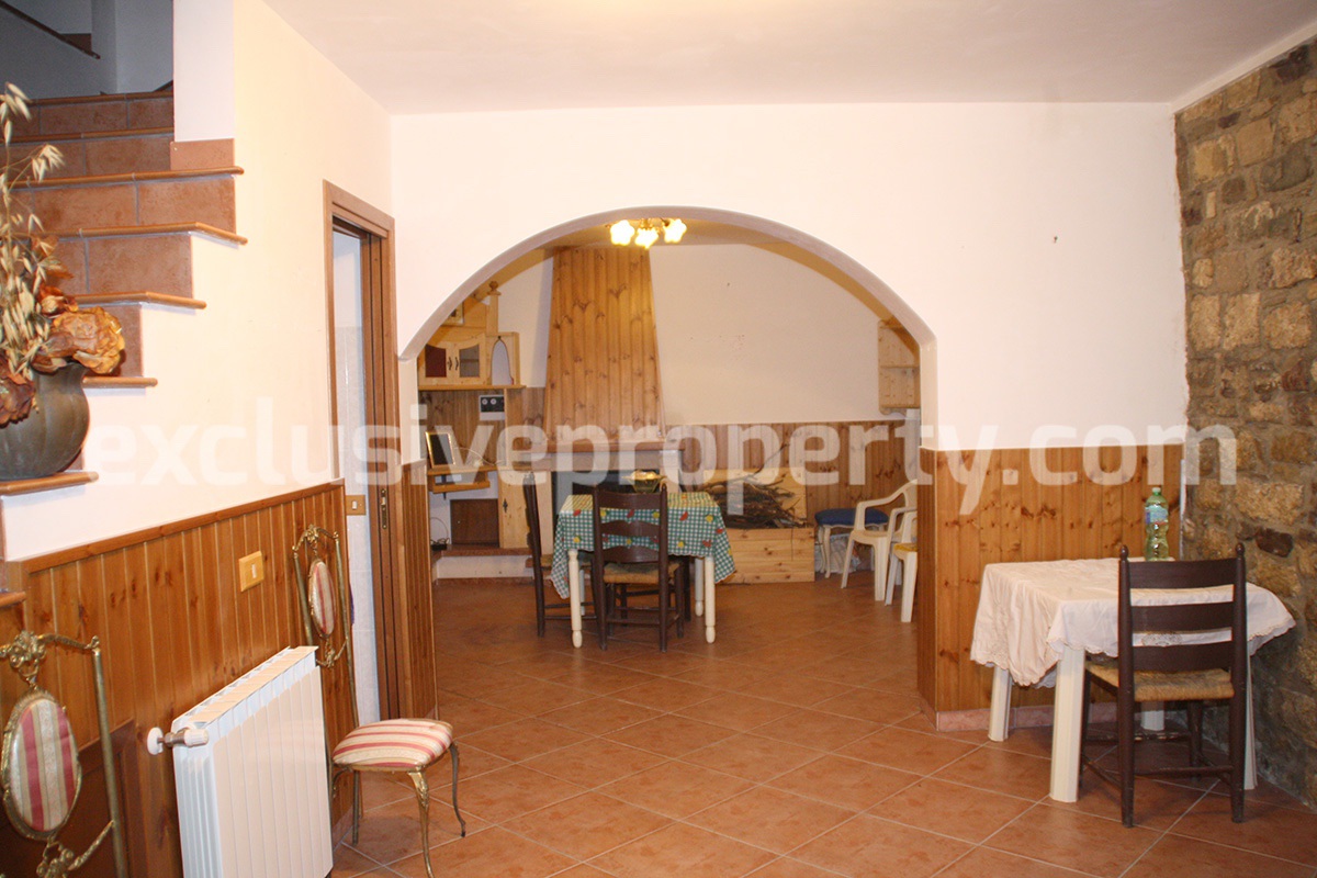 Independent stone house for sale in Bagnoli del Trigno Isernia Molise 12