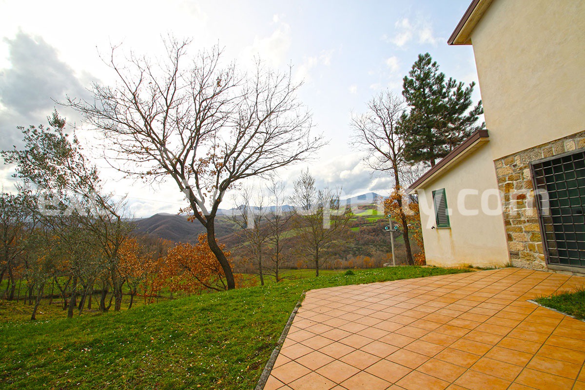 Habitable country house with land for pool for sale in Italy Region Molise 8