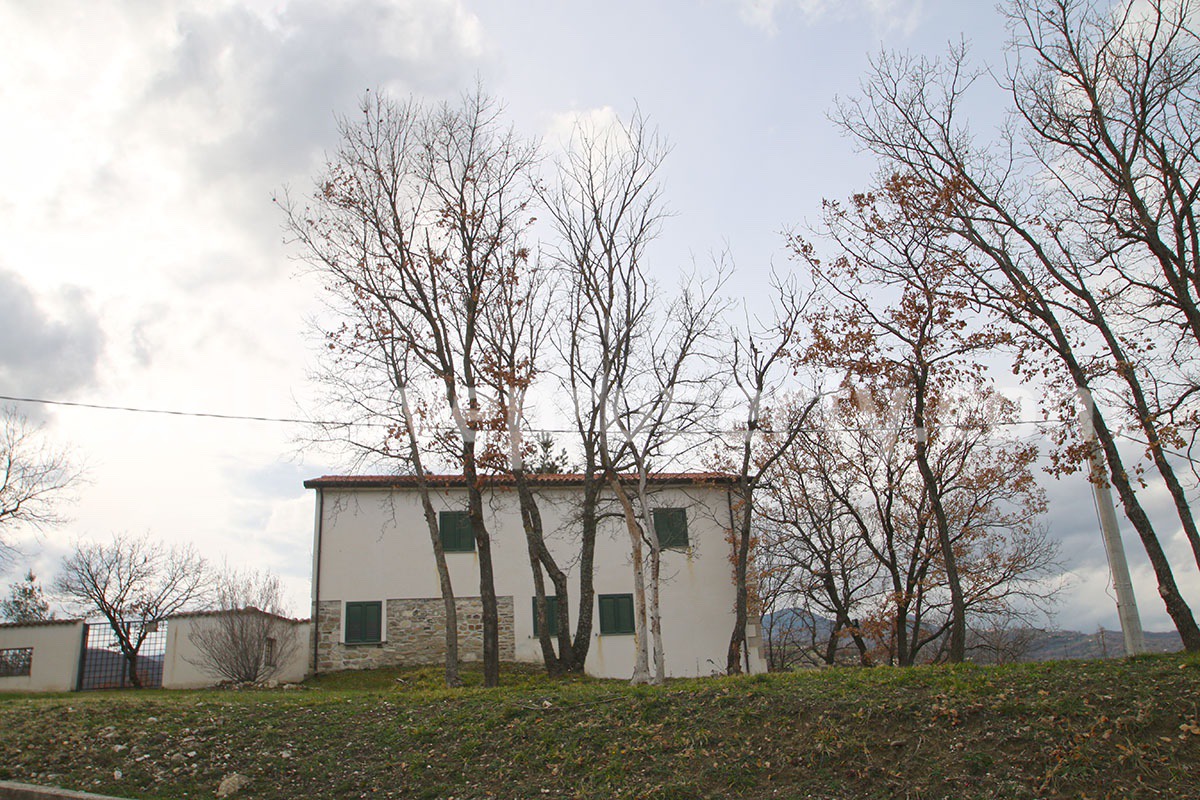 Habitable country house with land for pool for sale in Italy Region Molise 27