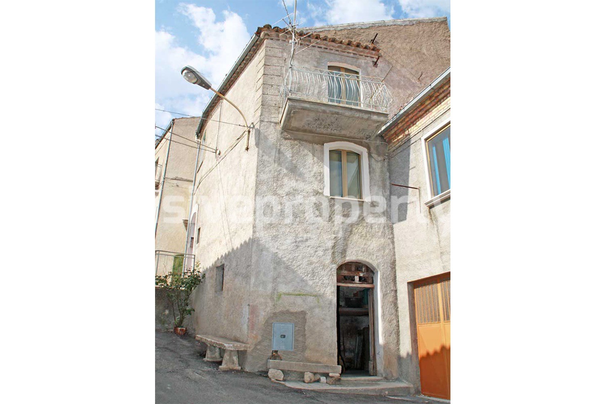 Habitable town house for sale in Tufillo area Chieti - Abruzzo
