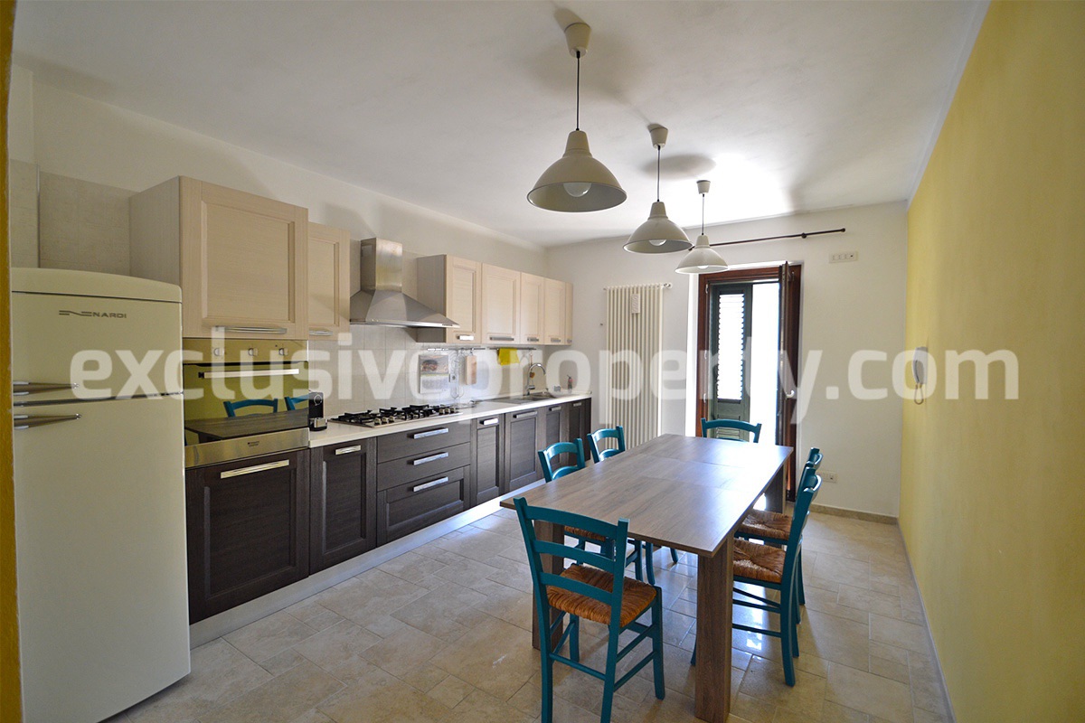 Spacious renovated house with garden for sale in the Abruzzo region 4