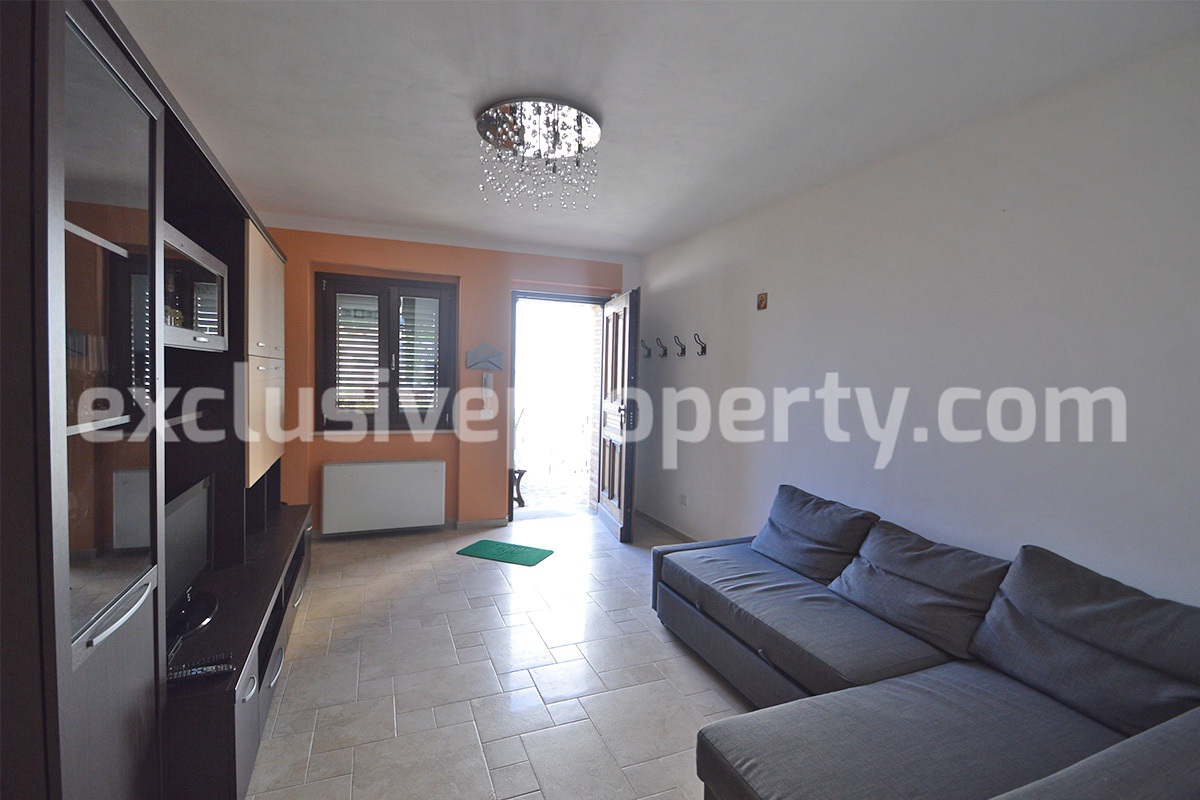 Spacious renovated house with garden for sale in the Abruzzo region 3