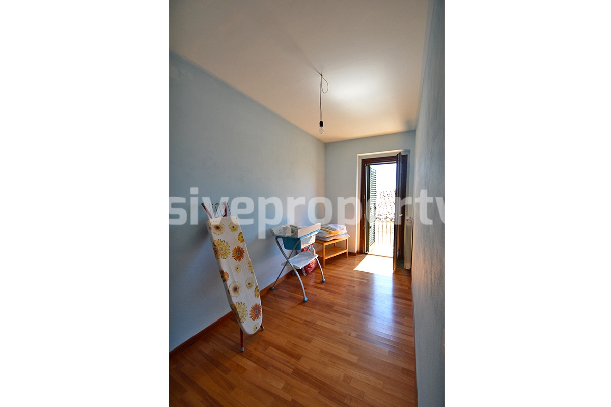 Spacious renovated house with garden for sale in the Abruzzo region 11