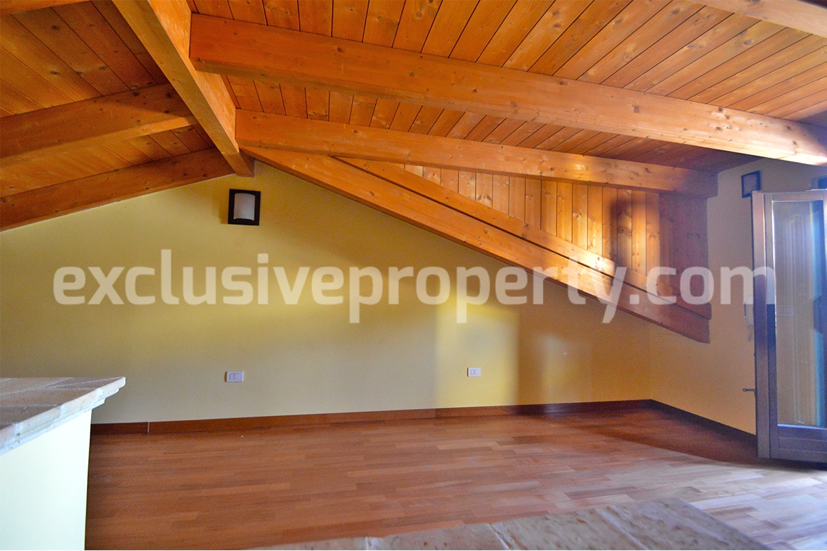 Spacious renovated house with garden for sale in the Abruzzo region 12