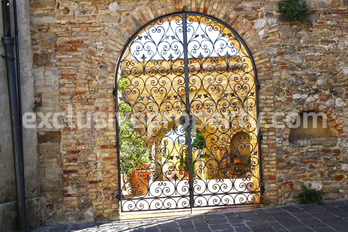 Portion apartment habitable of the Palazzo d Avalos for sale Vasto Abruzzo Italy 33
