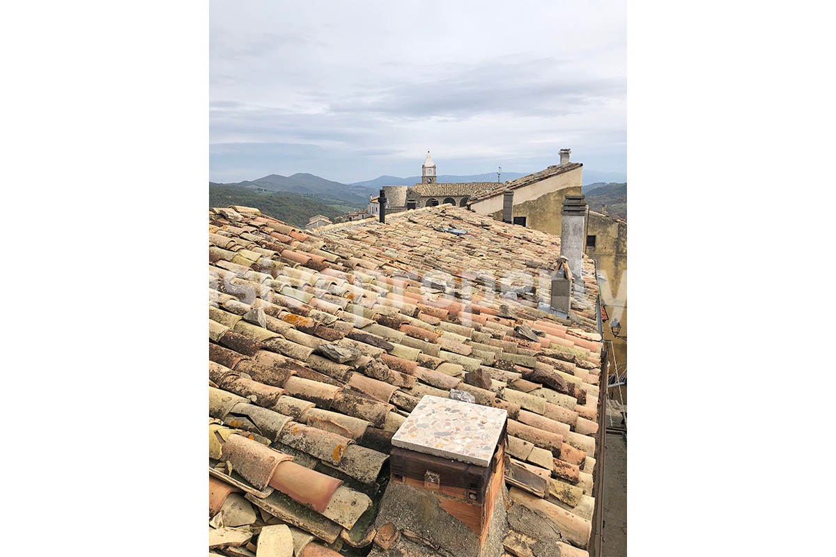 Stone house to be completely restored inside for sale in Civitacampomarano 25