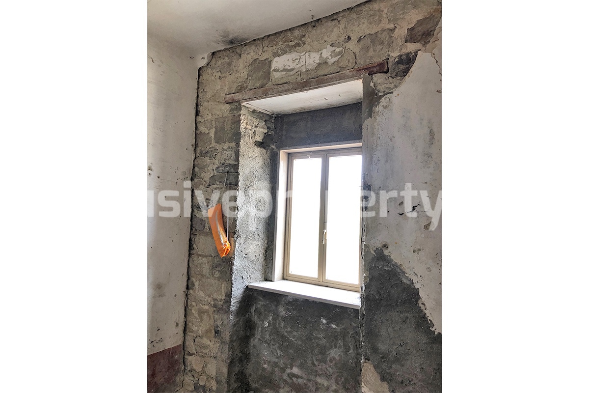 Stone house to be completely restored inside for sale in Civitacampomarano 24