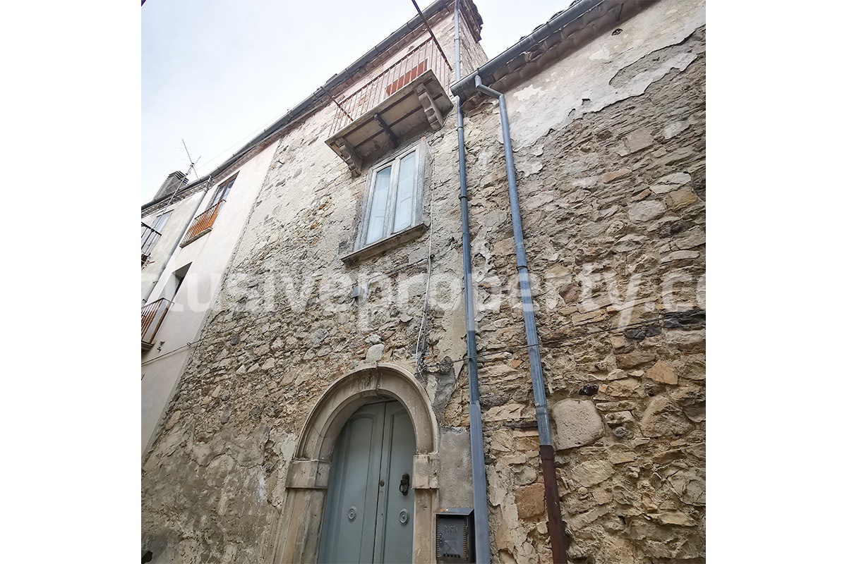 Stone house to be completely restored inside for sale in Civitacampomarano 2