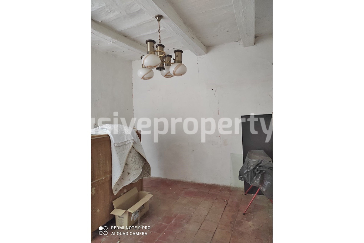 Stone house to be completely restored inside for sale in Civitacampomarano