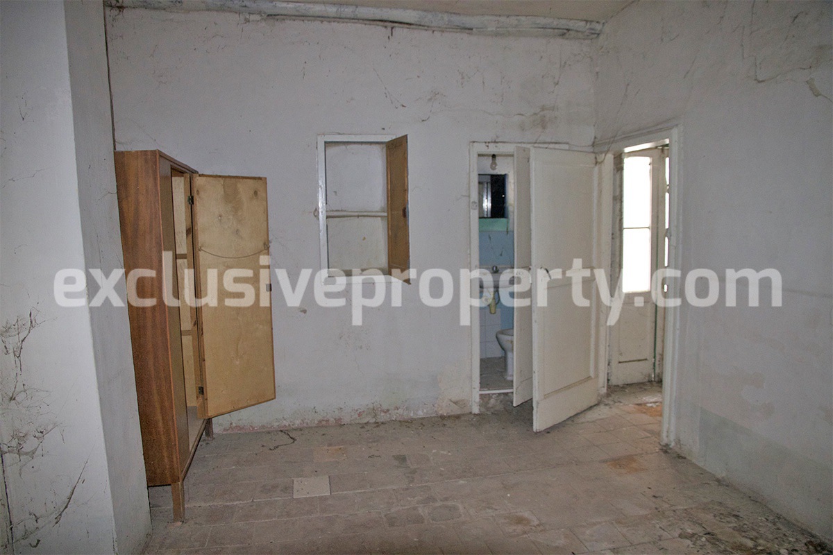 Property built completely in stone with ancient marble details for sale 63